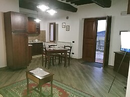 Portion of a Farmhouse With 30 Beds - 4 Apartments and 2 Rooms
