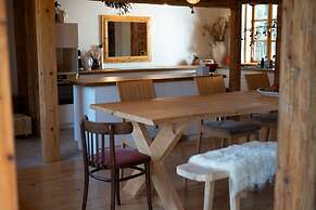 Palacowka - A Beautiful Chalet to Stay