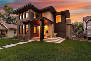 Relaxing in Paradise w Private Roof Top Deck!!