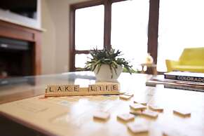 Peaceful Retro Retreat w/Stunning Lake Views!!