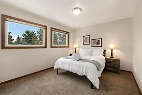 Peaceful Retro Retreat w/Stunning Lake Views!!