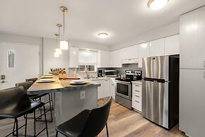 Stunning condo in the heart of Old Town