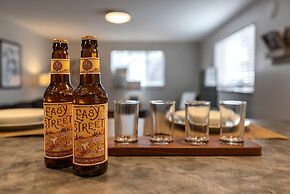 Stunning condo in the heart of Old Town