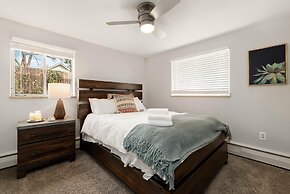 Stunning condo in the heart of Old Town