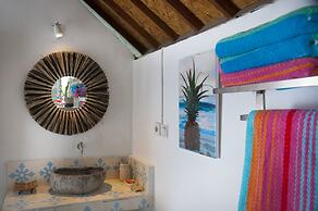 New 2 King Beds, Walk to Beach, Cafes all Else 30 Minutes From Airport