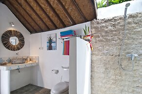 New 2 King Beds, Walk to Beach, Cafes all Else 30 Minutes From Airport