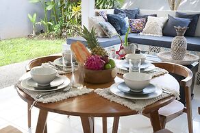 New 2 King Beds, Walk to Beach, Cafes all Else 30 Minutes From Airport