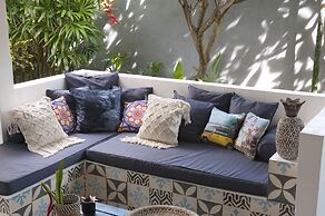 New 2 King Beds, Walk to Beach, Cafes all Else 30 Minutes From Airport