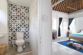 New 2 King Beds, Walk to Beach, Cafes all Else 30 Minutes From Airport