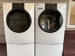 Family-Friendly, Fireside Nest Near Old Town!