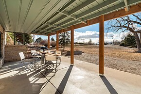 Family-Friendly, Fireside Nest Near Old Town!