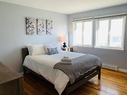 Family-Friendly, Fireside Nest Near Old Town!