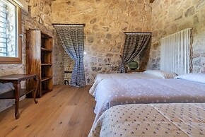 Mas Vidal Santes Creus