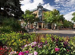 Cozy Bungalow in Downtown Loveland w/Free Bikes!