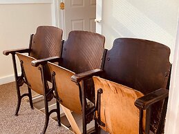 Cozy Bungalow in Downtown Loveland w/Free Bikes!