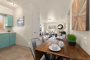 Stylish condo in the heart of Old Town