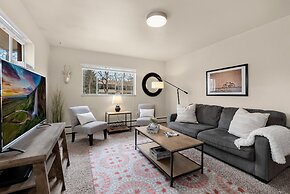 Stylish condo in the heart of Old Town