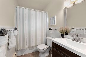 Stylish condo in the heart of Old Town