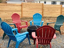 Stunning Bungalow next to UNC - Free Cruiser Bikes!