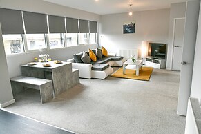 Massive 2bd Central Ipswich