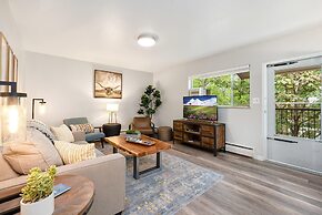 Gorgeous Condo in the Heart of Old Town