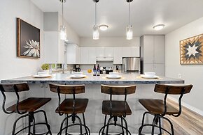 Gorgeous Condo in the Heart of Old Town