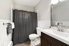 Gorgeous Condo in the Heart of Old Town