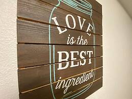 Charming Bungalow Next to CSU -FREE Cruiser Bikes