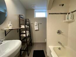 Charming Bungalow Next to CSU -FREE Cruiser Bikes