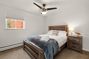 Contemporary condo in the heart of Old Town