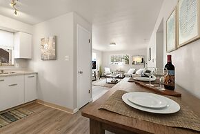 Contemporary condo in the heart of Old Town