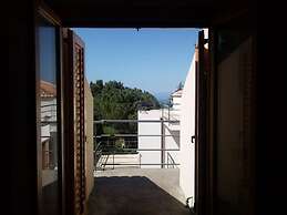 Whole Modern Villa With Pool And Near The Sea