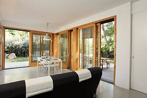 Whole Modern Villa With Pool And Near The Sea