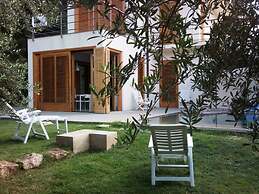 Whole Modern Villa With Pool And Near The Sea