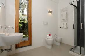 Whole Modern Villa With Pool And Near The Sea