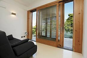 Whole Modern Villa With Pool And Near The Sea