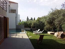 Whole Modern Villa With Pool And Near The Sea