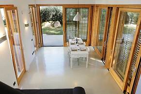 Whole Modern Villa With Pool And Near The Sea