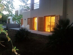 Apartment By The Sea, Max 6 People