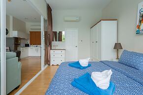 Hua Hin One Bedroom One Bathroom With Pool Access Beachfront Nice Furn