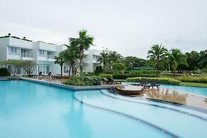 Hua Hin One Bedroom One Bathroom With Pool Access Beachfront Nice Furn