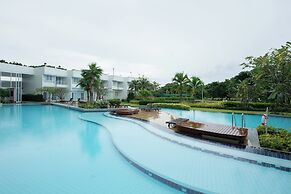 Hua Hin One Bedroom One Bathroom With Pool Access Beachfront Nice Furn