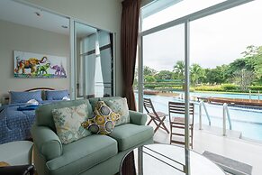 Hua Hin One Bedroom One Bathroom With Pool Access Beachfront Nice Furn