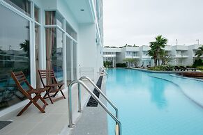 Hua Hin One Bedroom One Bathroom With Pool Access Beachfront Nice Furn