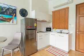 Hua Hin One Bedroom One Bathroom With Pool Access Beachfront Nice Furn