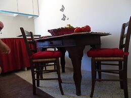 On Holiday Between Sky And Sea Geco Di Campiglia pet Friendly big Gard