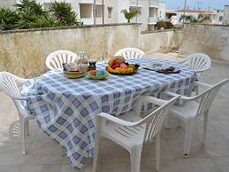 Charming Holiday Home Near The Beach With A Terrace, Parking Available