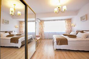 Tres Chic Studio - Victoria Avenue