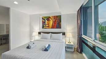 Kris - Modern Spacious 2 Bedroom Condo With Pool