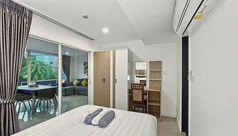 Kris - Modern Spacious 2 Bedroom Condo With Pool